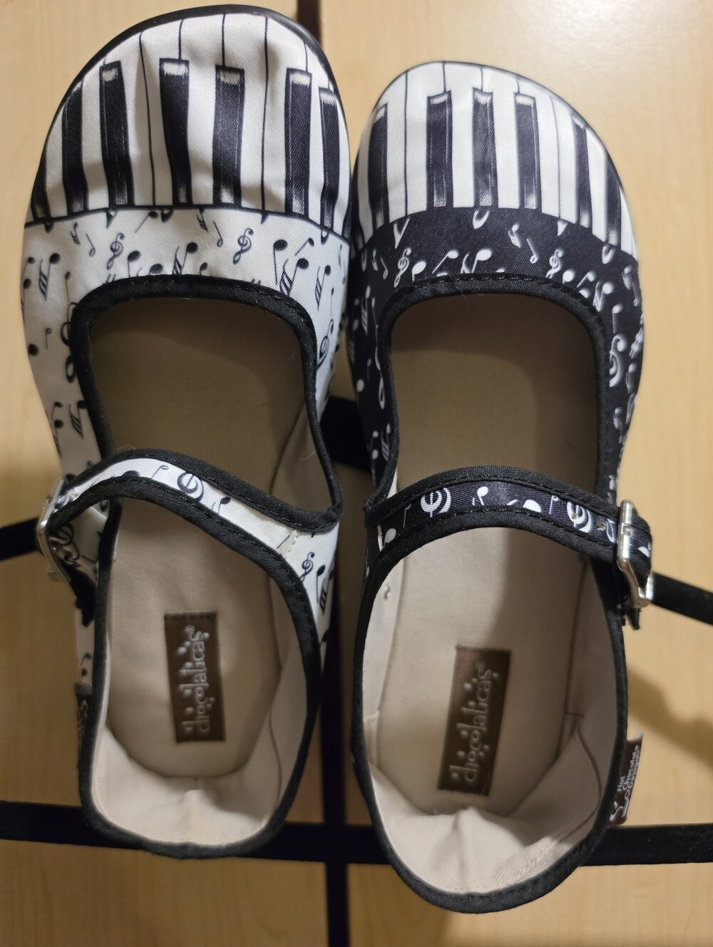 Hot Chocolate Dance & Play Women's Music Print Mary Jane Shoes - Black & White